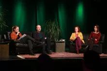 Diskussion im Grünen Salon