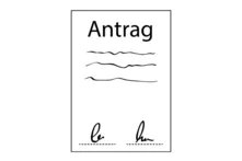 Illustration: Ein Blatt Papier mit dem Wort Antrag. Darunter sind geschwungene Linien. Unten sind zwei Kürzel als Unterschrift.