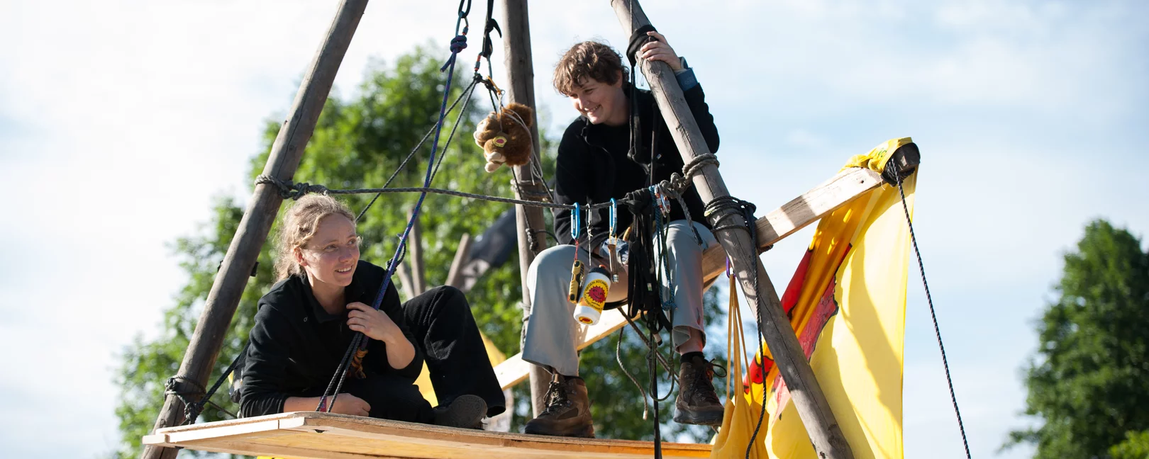 2016 blockierte Hanna Poddig die Hauptzufahrt der Urananreicherungsanalge Gronau.