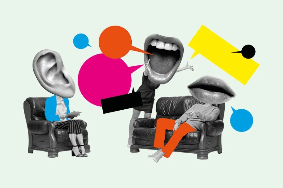 Collage mit Ohr, Mund, Menschen auf Sofas, Sprechblasen