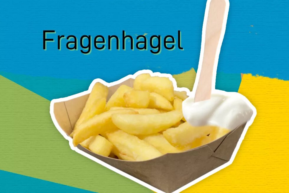 Pommes Portion in Papierschälchen mit Pickser und Majonaise