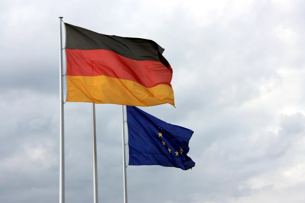 Deutschland- und Europa-Flagge